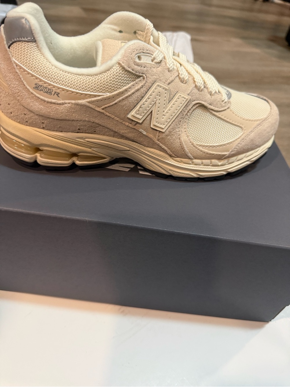 New Balance 2002R M2002RCC/ Calm Taupe Beige/ Men’s 6.5 & Women’s 8 New w/ Box
